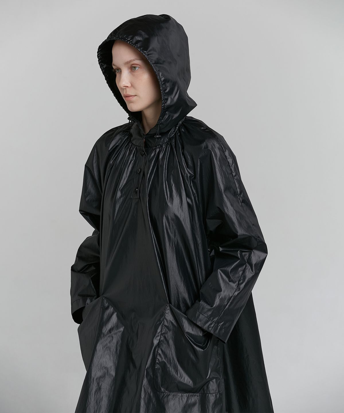 로우타이드(LOW TIDE) HOODED COATING COAT [BLACK]