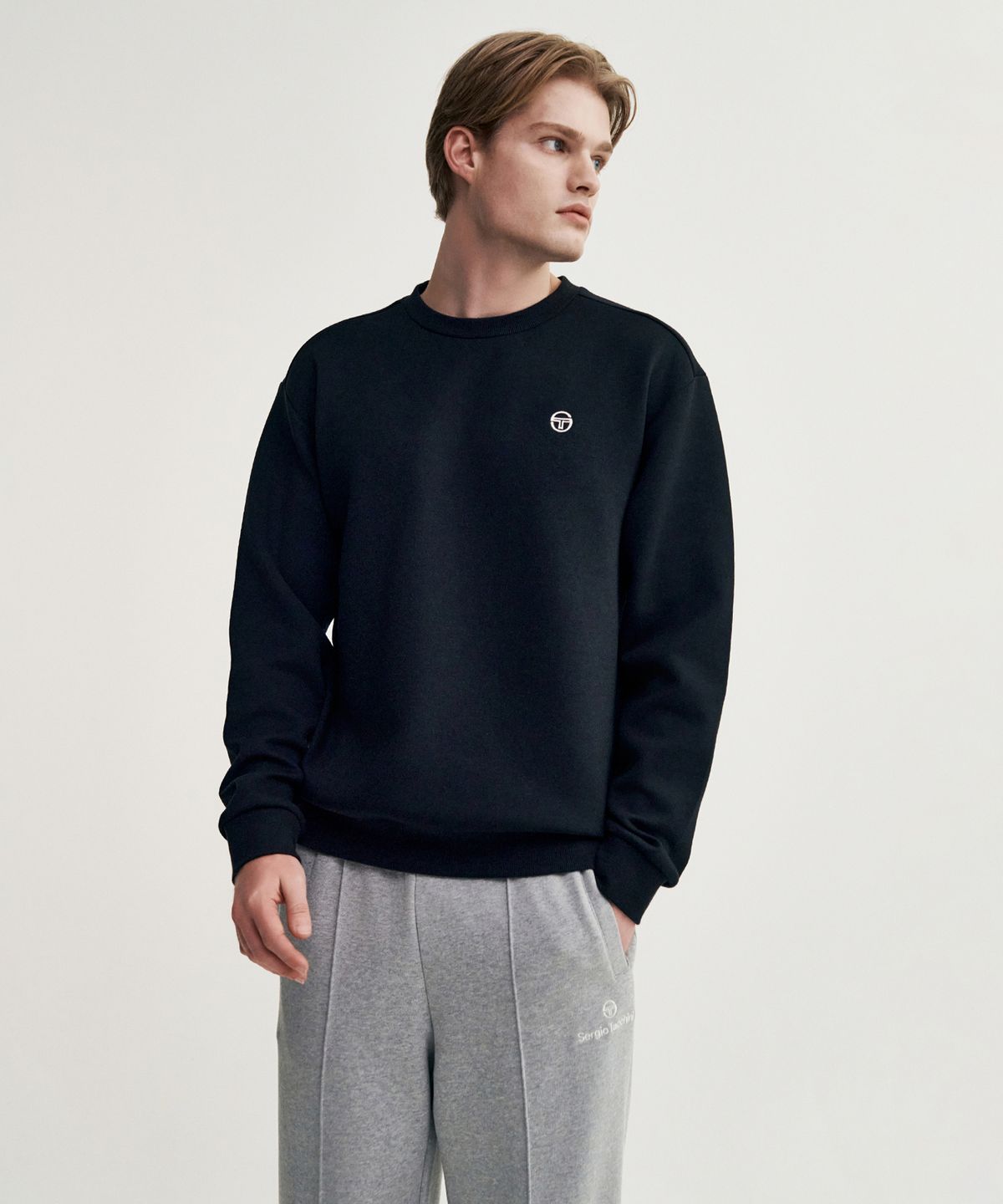 세르지오 타키니(SERGIO TACCHINI) U 데일리 캄포 쿠쉬라이트 맨투맨 (Black)
