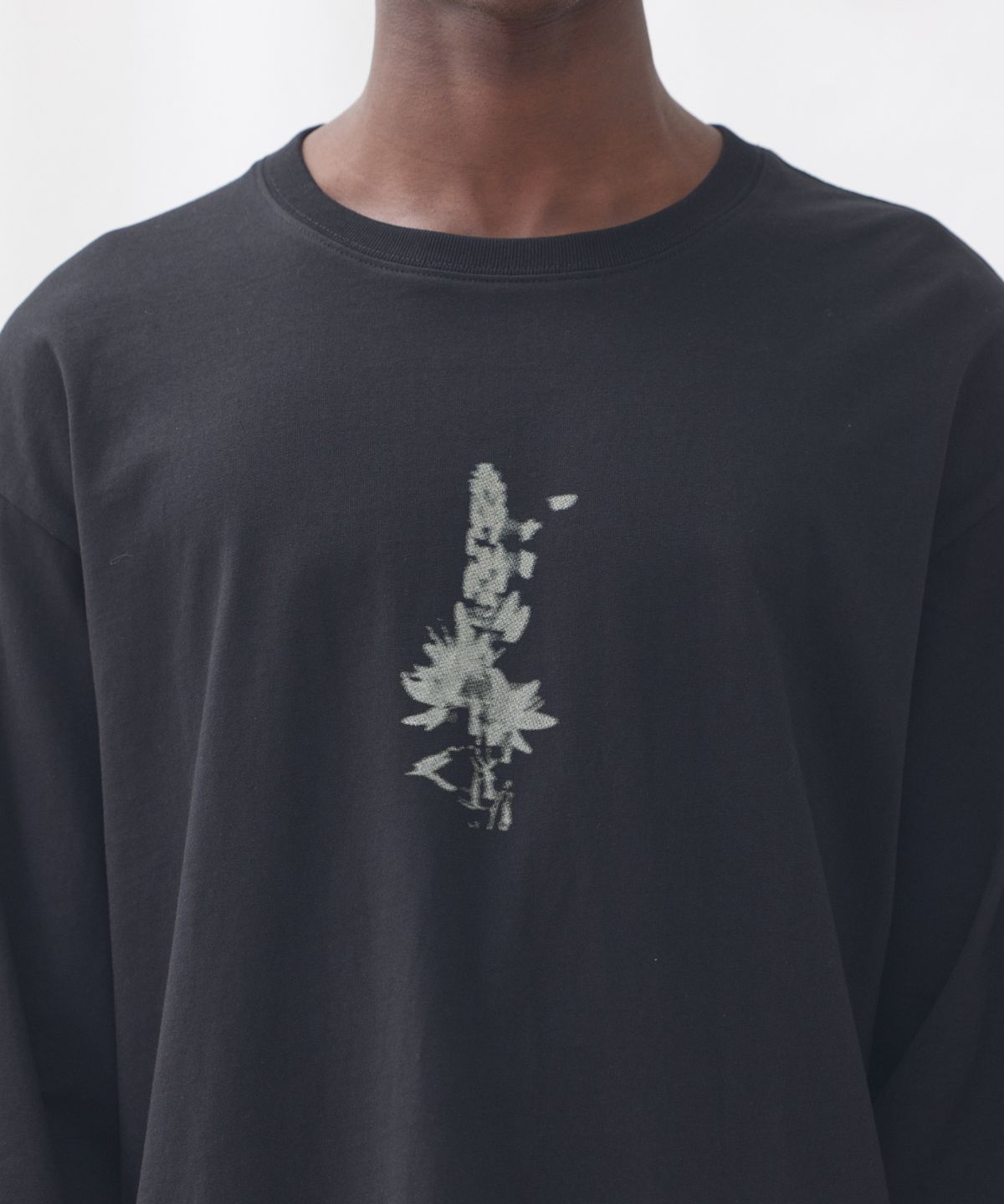 이스트서비스샵(eastserviceshop) 아스포델 플라워 롱슬리브 - 블랙