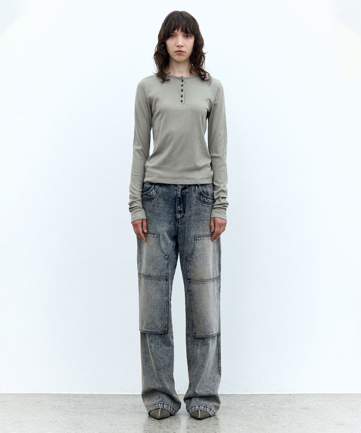 인사일런스 우먼(INSILENCE WOMEN) 헨리넥 롱슬리브 탑 LIGHT KHAKI