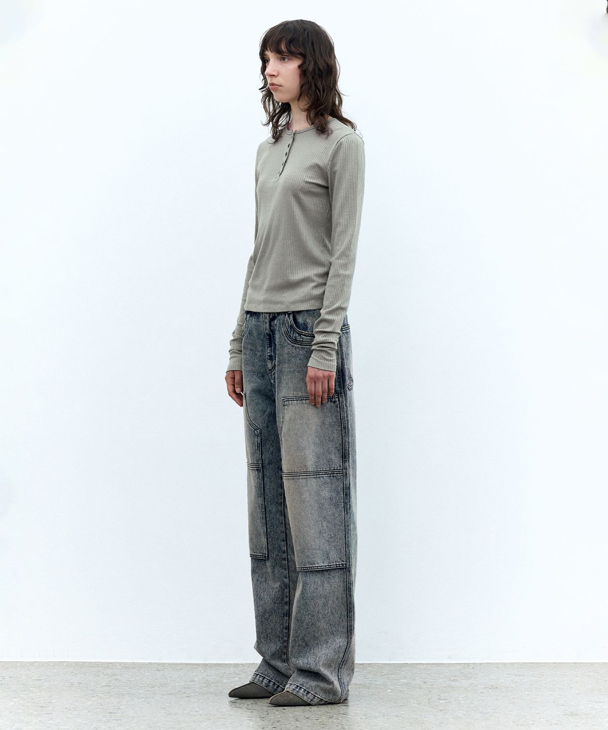 인사일런스 우먼(INSILENCE WOMEN) 헨리넥 롱슬리브 탑 LIGHT KHAKI