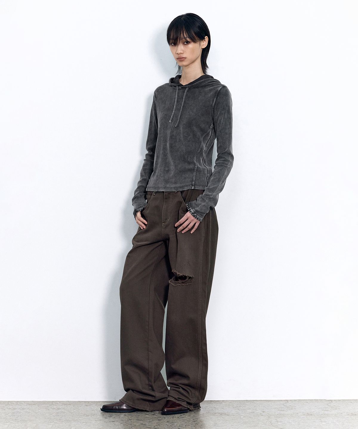 인사일런스 우먼(INSILENCE WOMEN) 원슬릿 스트레이트 데님 BROWN