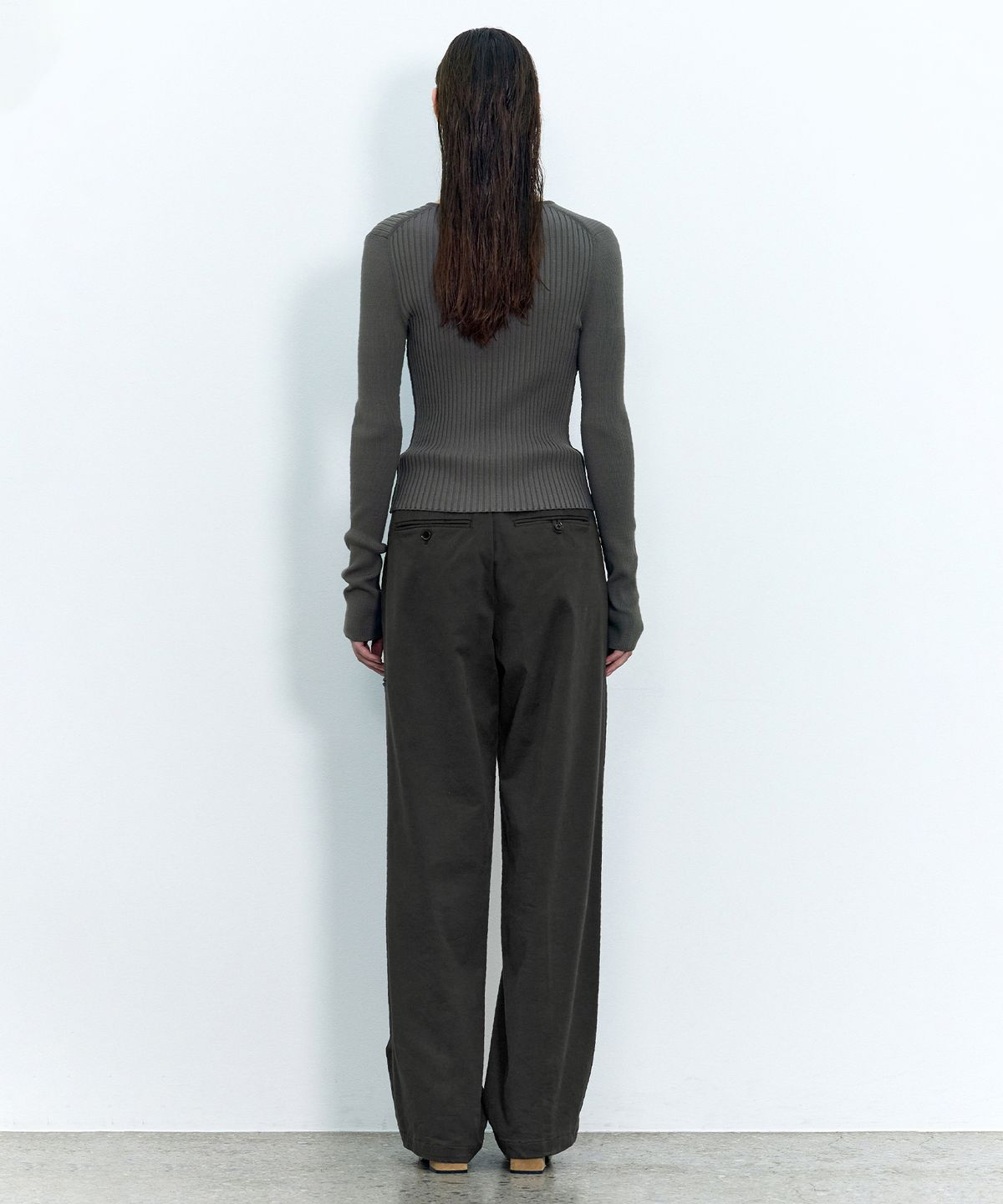 인사일런스 우먼(INSILENCE WOMEN) 와이드 치노 팬츠 CHARCOAL