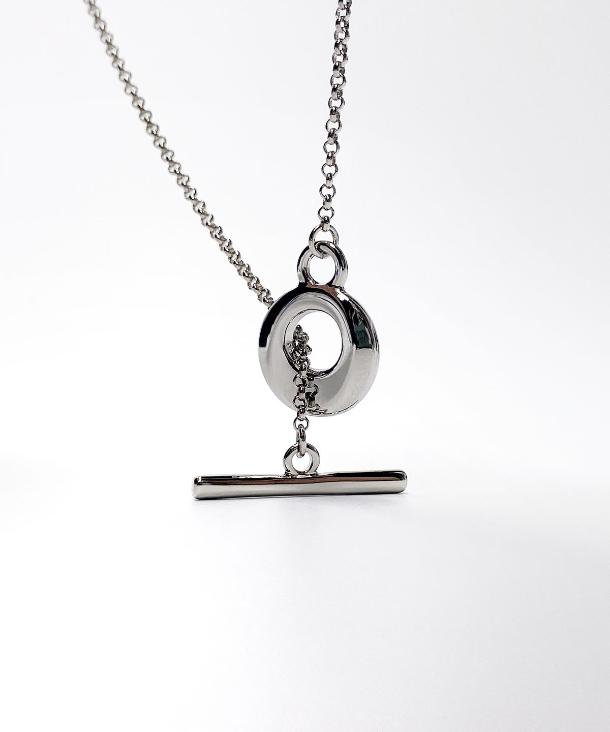 쿠도스(KUDOS) Signature Toggle Bar Mini Necklace