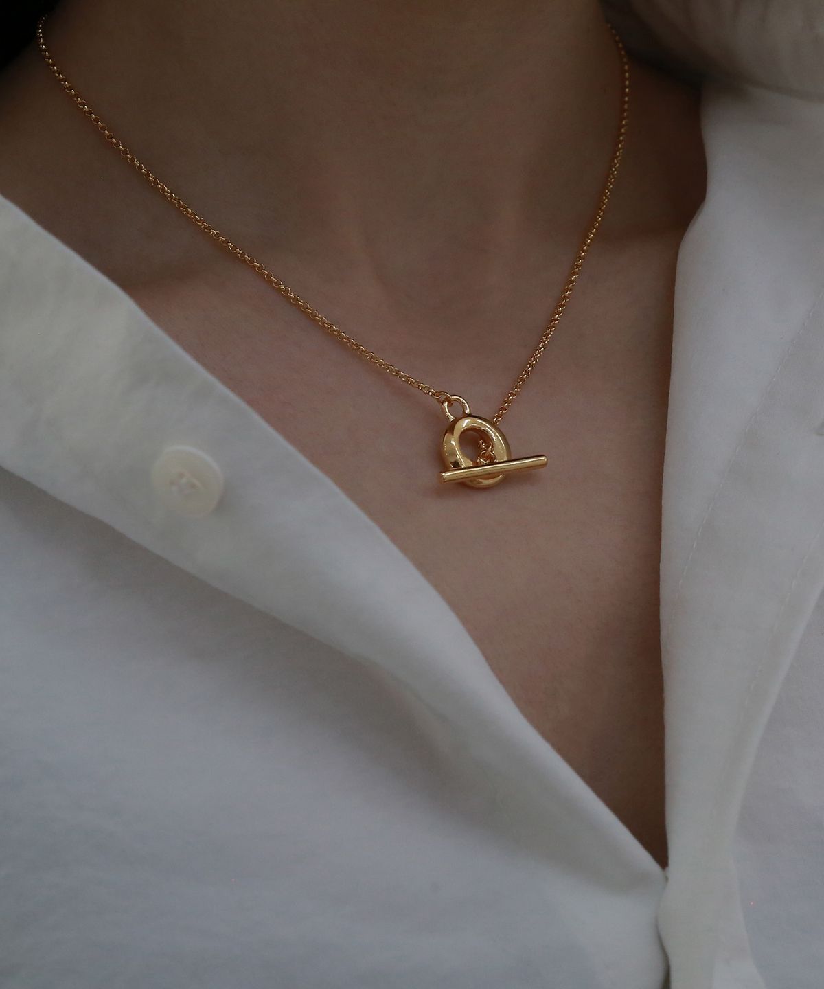 쿠도스(KUDOS) Signature Toggle Bar Mini Necklace