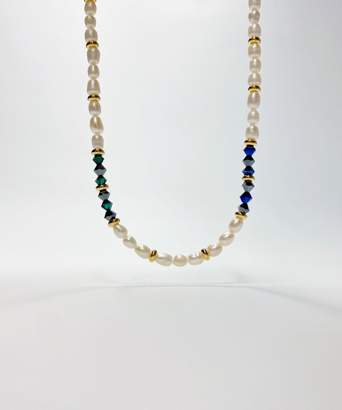 쿠도스(KUDOS) Freshwater Pearl + Crystal Bead Necklace