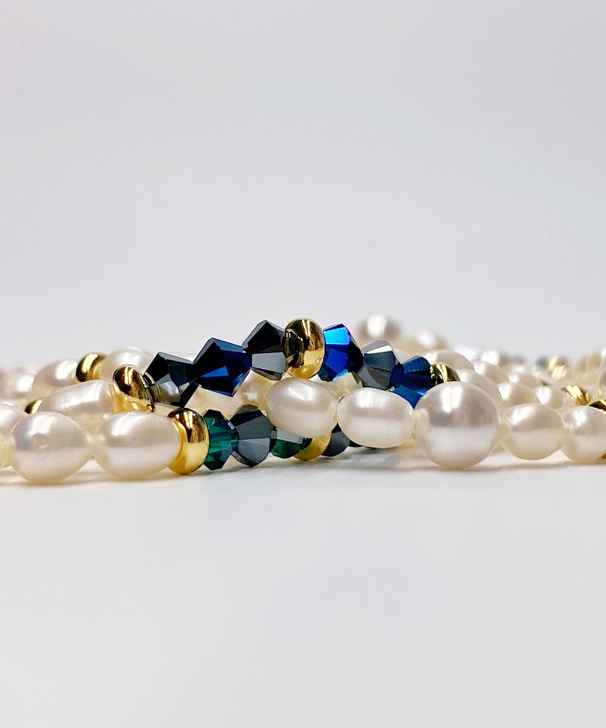 쿠도스(KUDOS) Freshwater Pearl + Crystal Bead Necklace