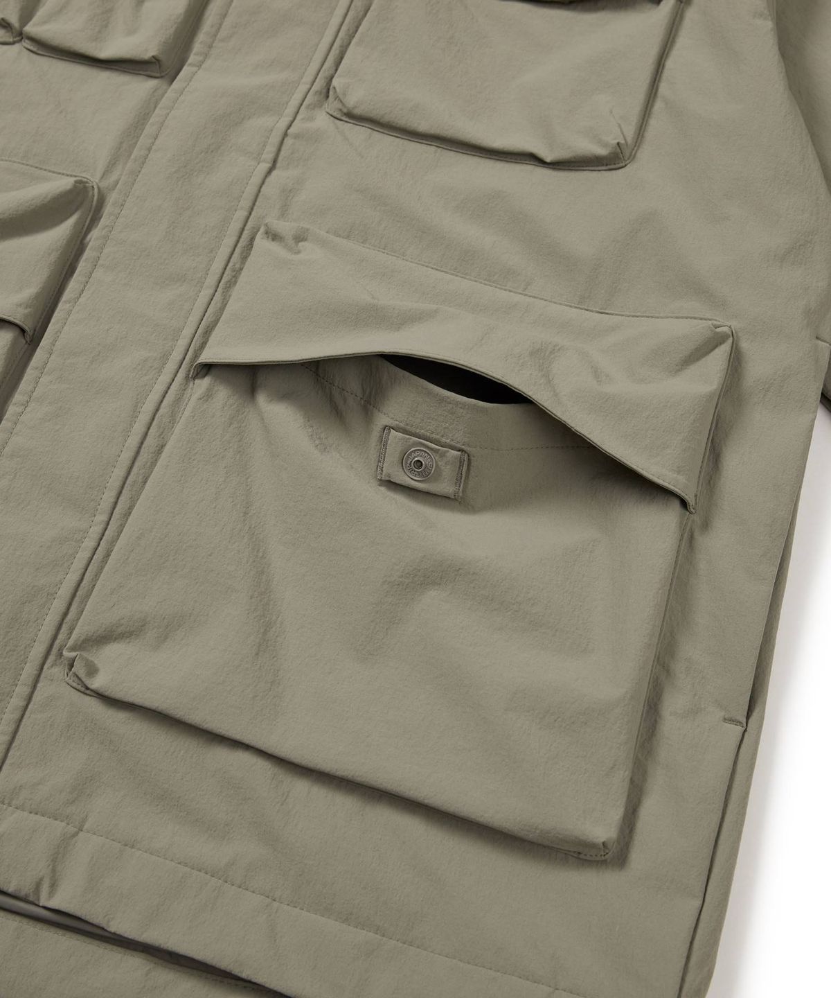 스노우피크 어패럴(SNOWPEAK APPAREL) 루트 유틸리티 바람막이 (S24FMRWB66) Khaki Gray