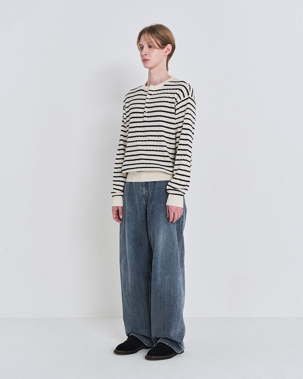 포커페이스(POKERFACE) CABLE STRIPE HENLEY NECK KNIT IVORY