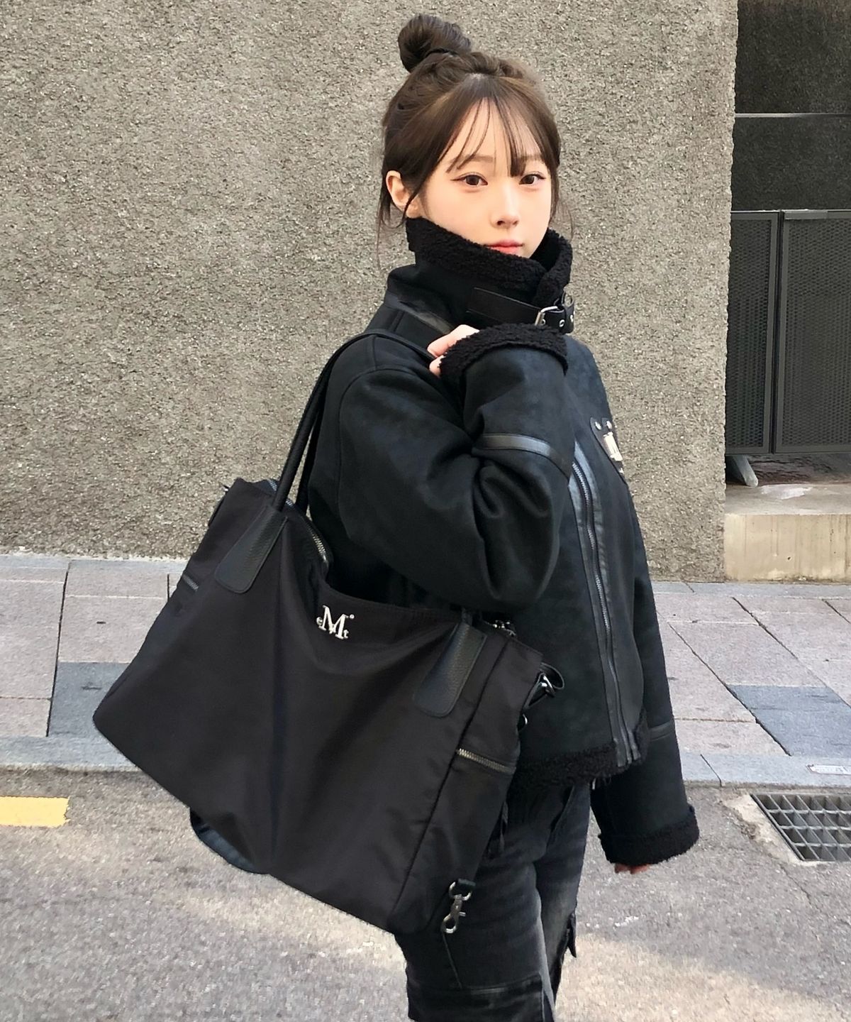 무센트(MUCENT) 4웨이 시그니처 로고 유니섹스 토트백