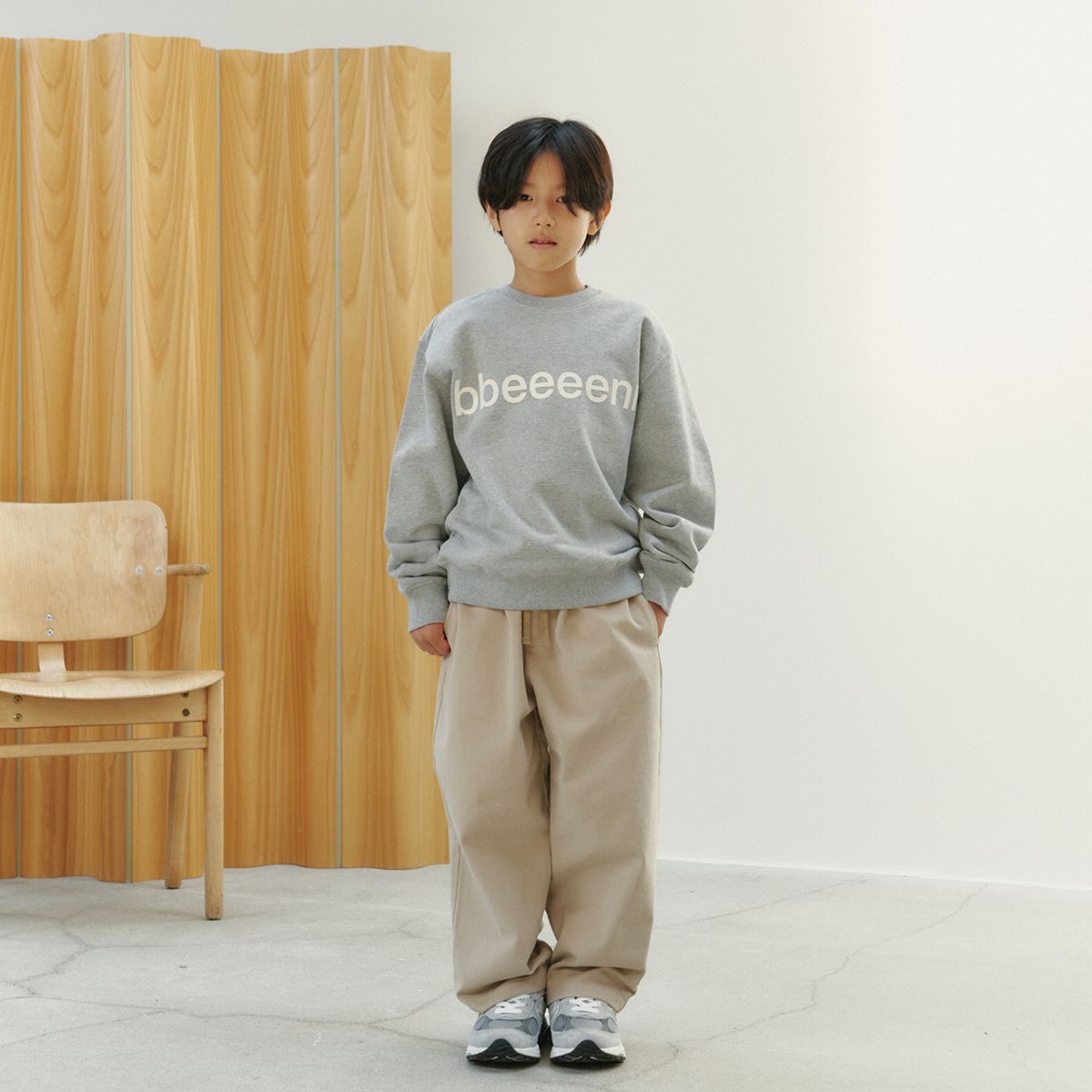 벤(BBEEEENN) 크루넥 스웻셔츠_웜그레이