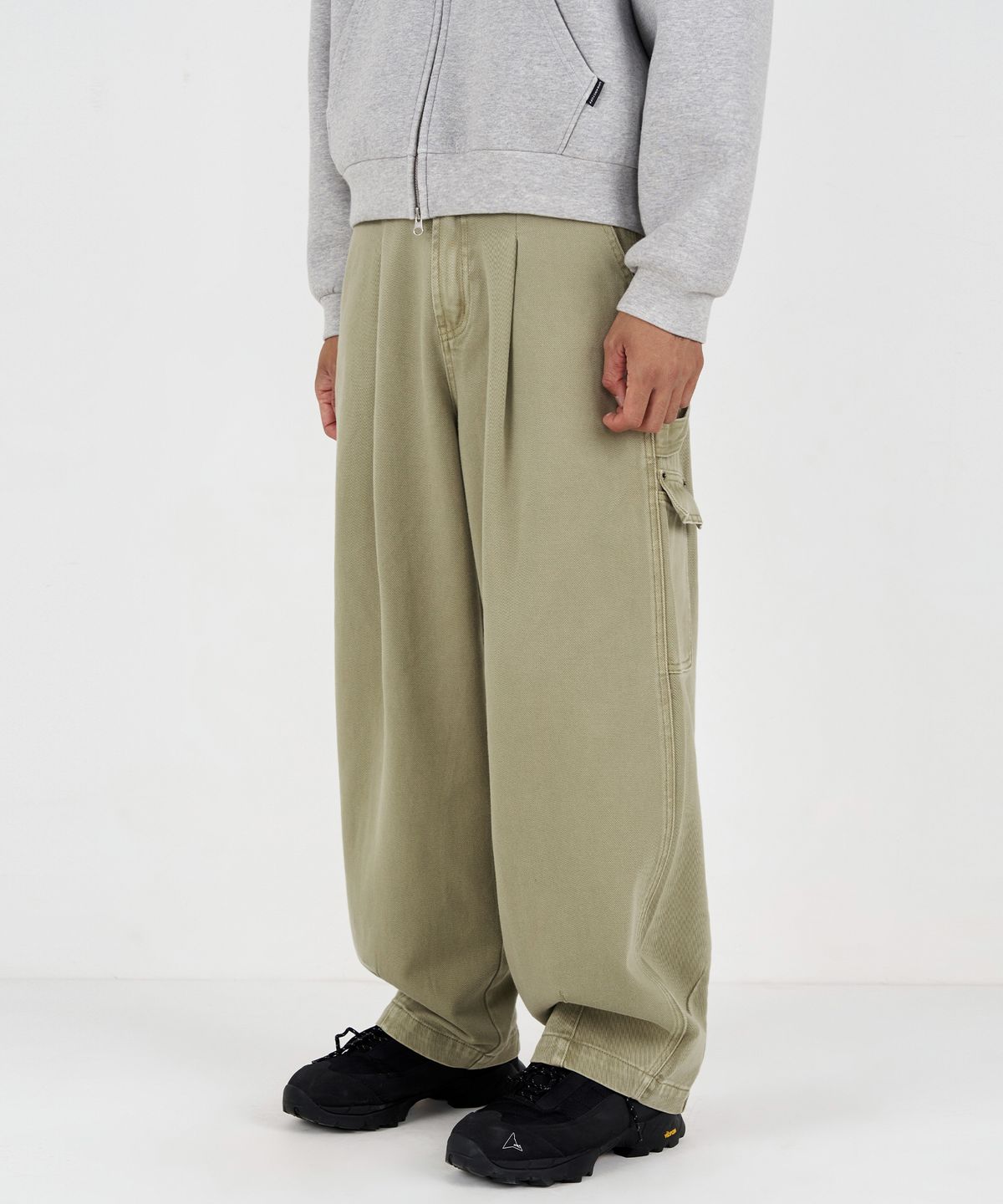 어반스터프(URBANSTOFF) 카펜터 롱 벌룬 팬츠 (베이지)