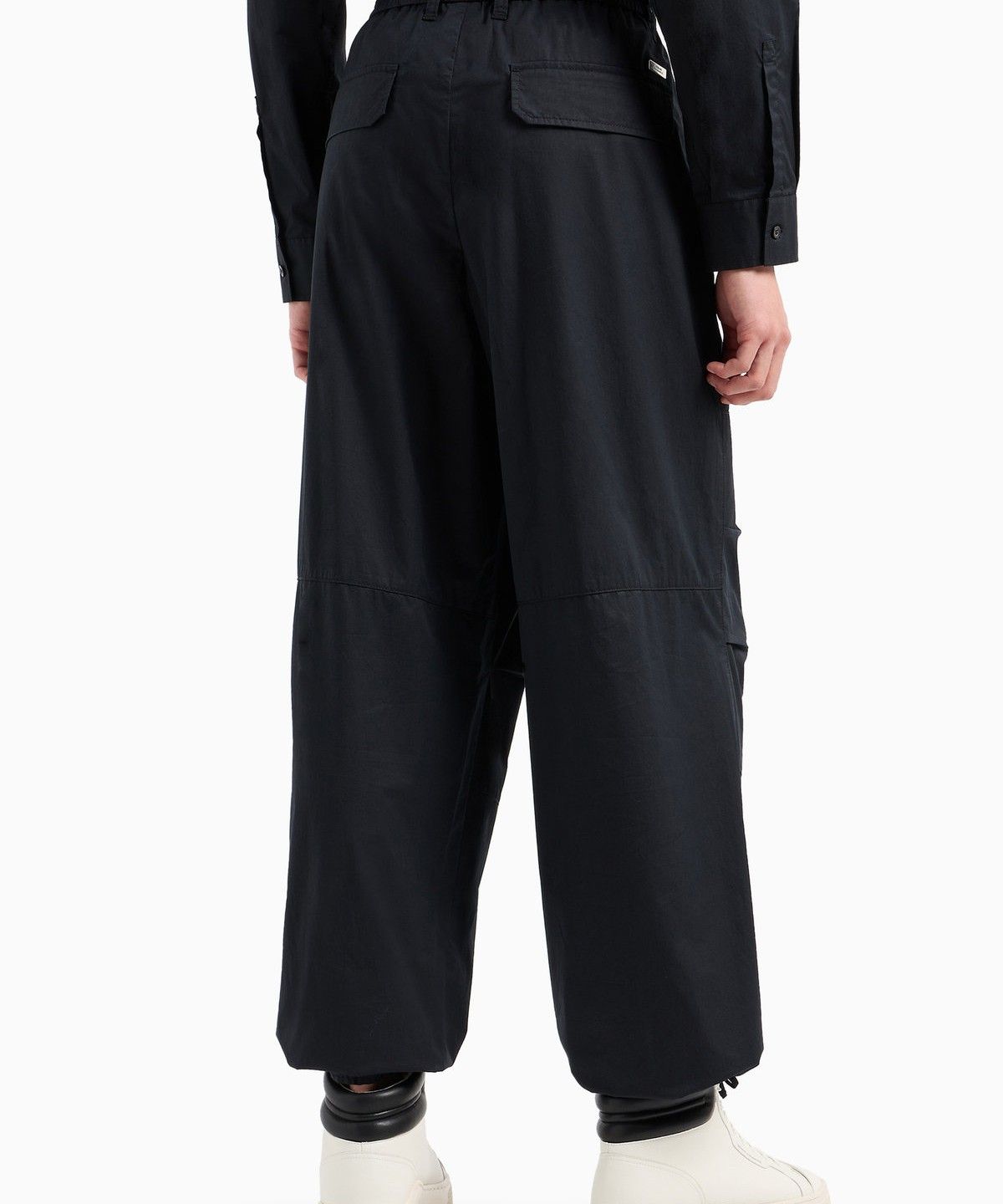 아르마니 익스체인지(ARMANI EXCHANGE) 남성 스트링 헴 파라슈트 팬츠_블랙 A414342007