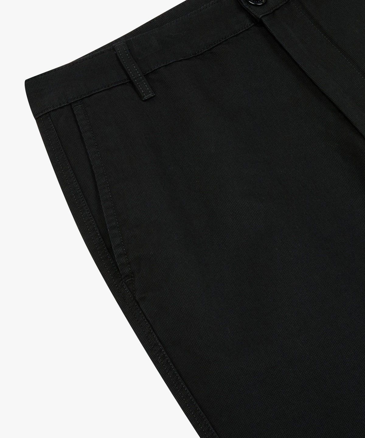아르마니 익스체인지(ARMANI EXCHANGE) 남성 로고 플레이트 텍스처드 팬츠_블랙 A414342008