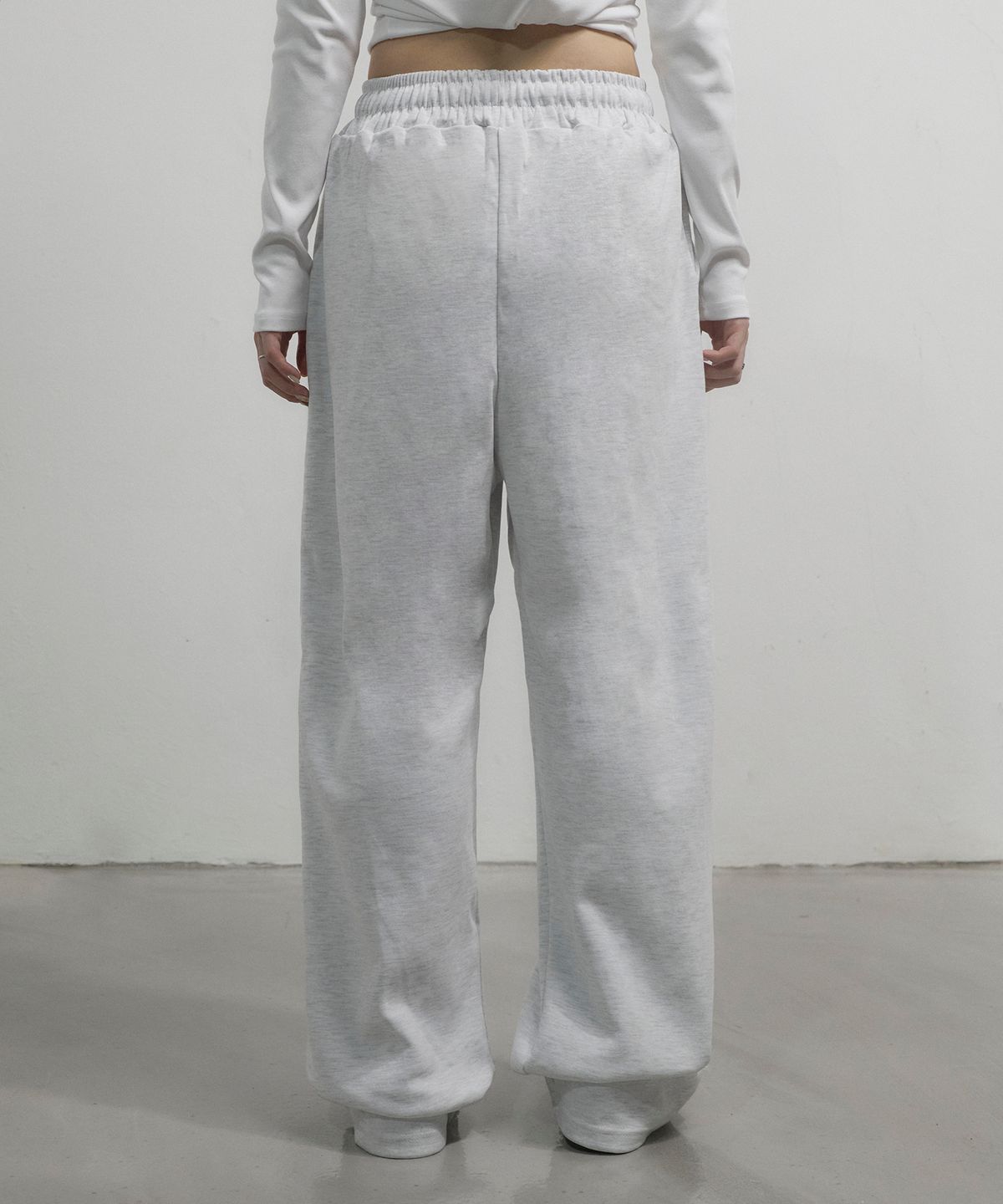 칙스(CHICKS) 노아 세미 와이드 팬츠 White melange