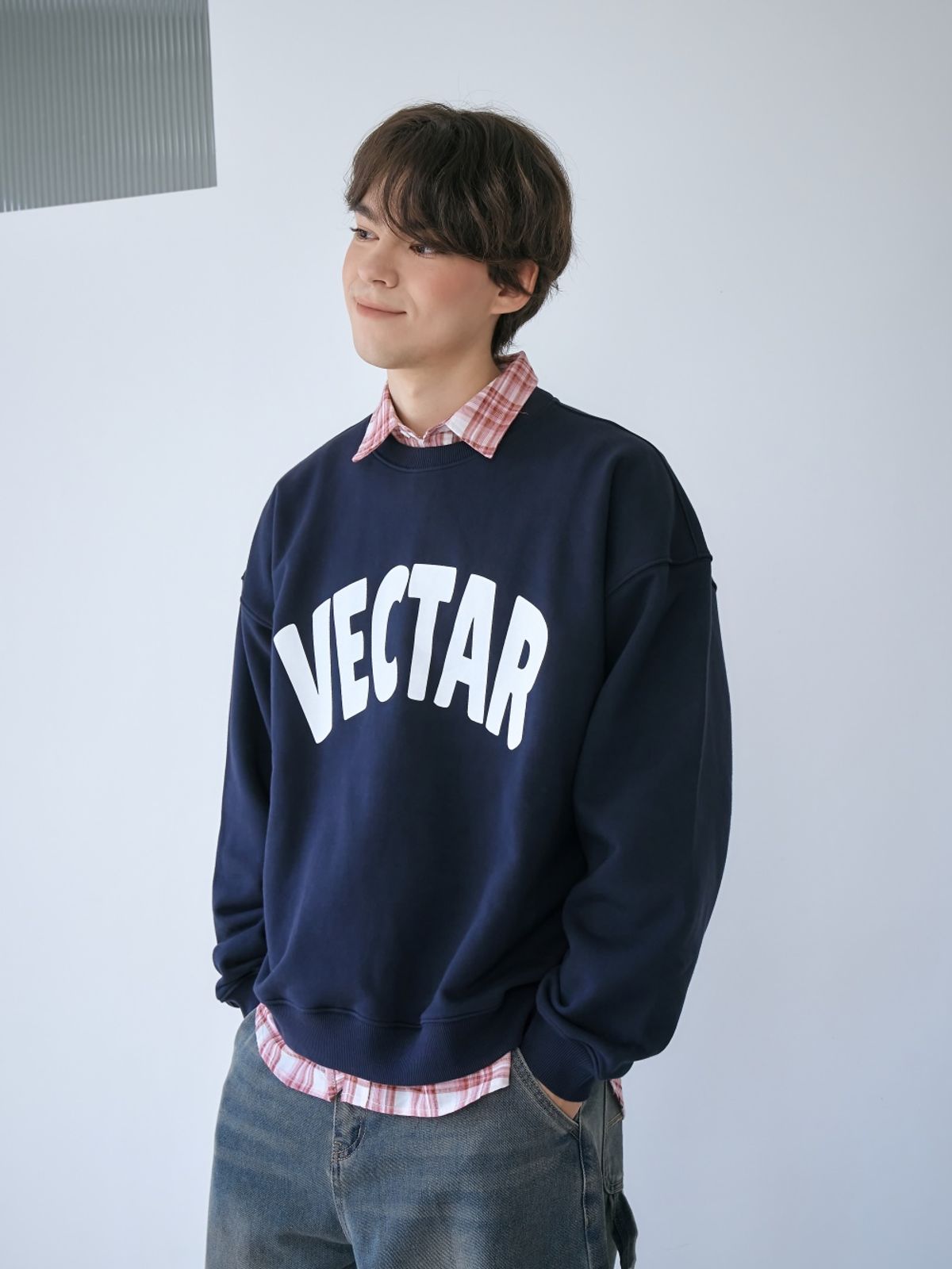 벡타르(VECTAR.) 아치 로고 맨투맨 - 네이비