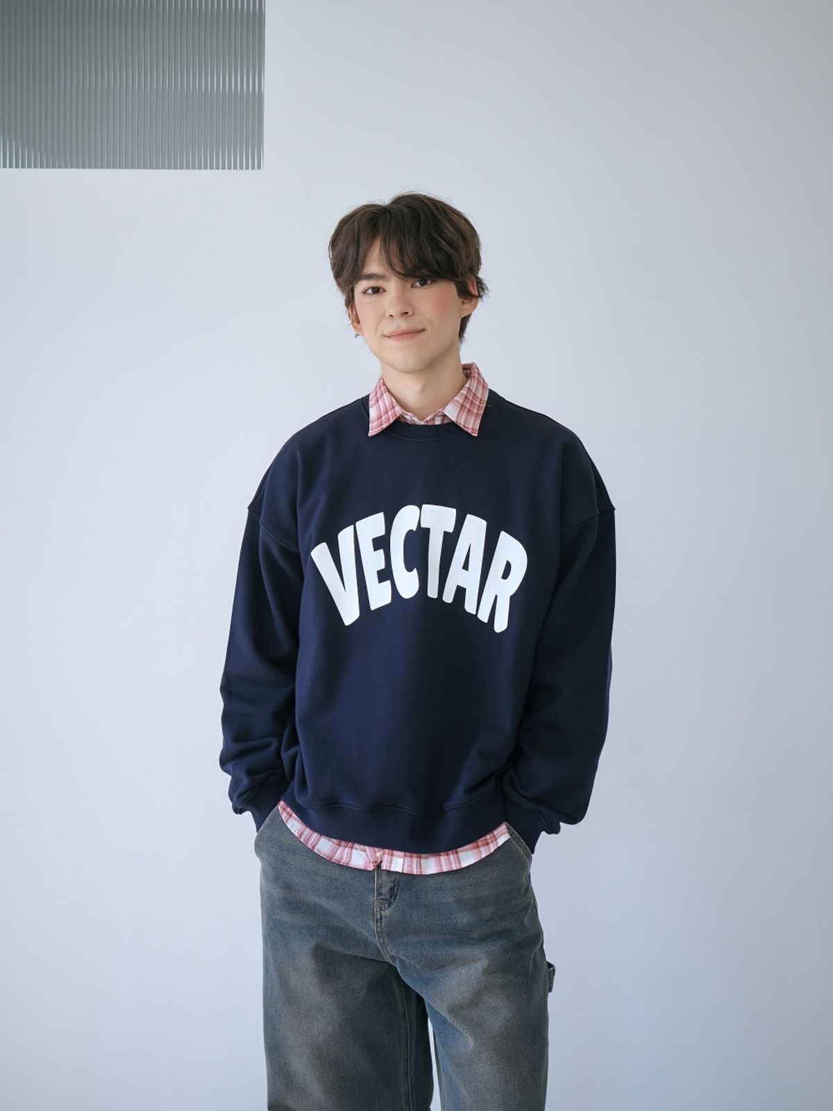 벡타르(VECTAR.) 아치 로고 맨투맨 - 네이비
