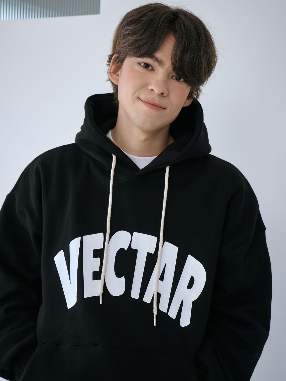 벡타르(VECTAR.) 아치 로고 후드 - 블랙