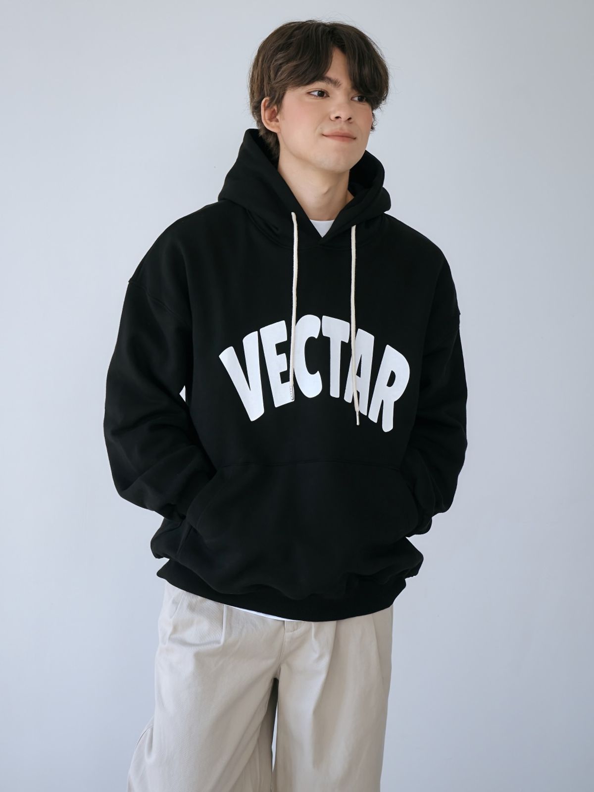 벡타르(VECTAR.) 아치 로고 후드 - 블랙