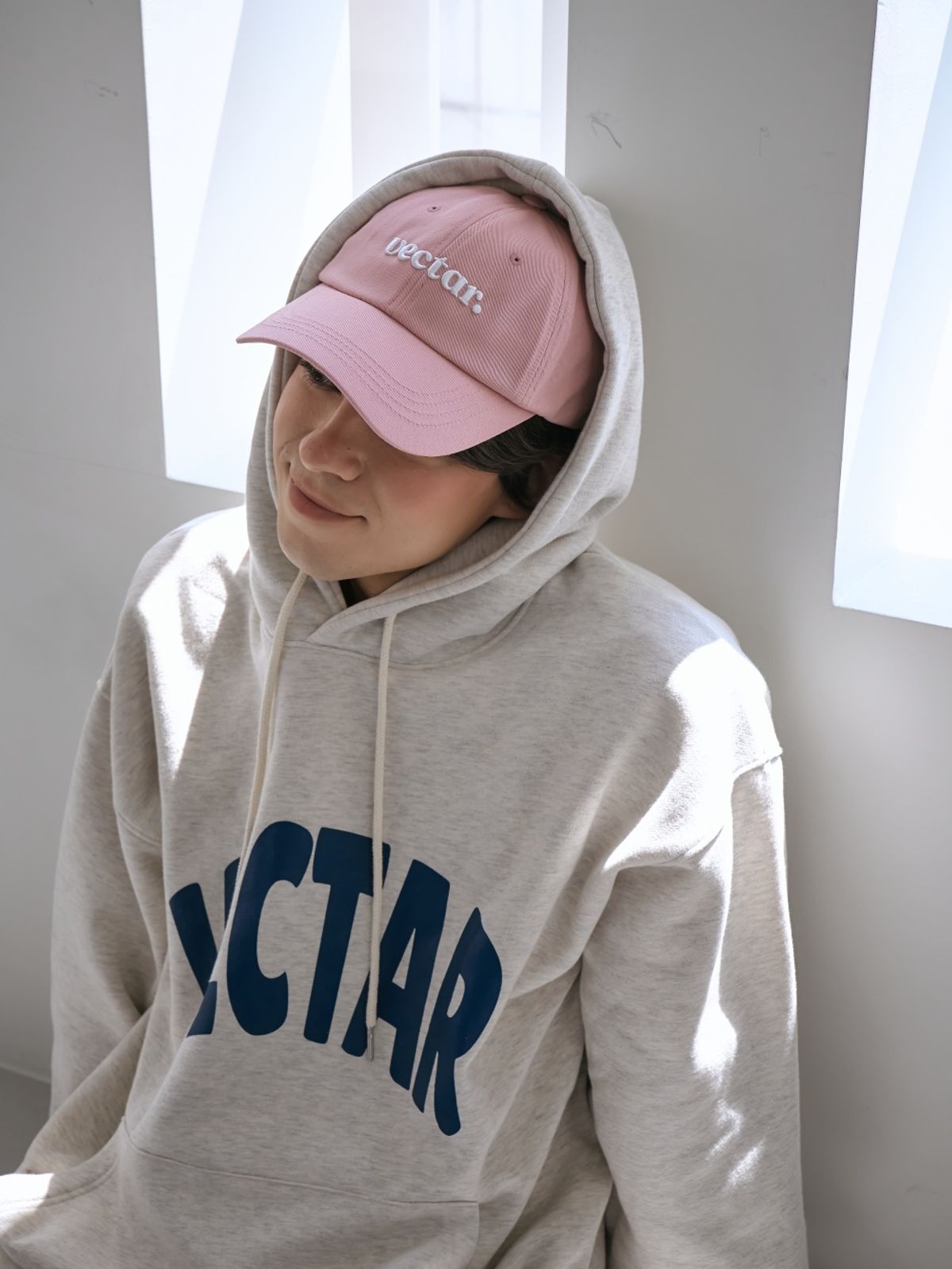 벡타르(VECTAR.) 아치 로고 후드 - 오트밀