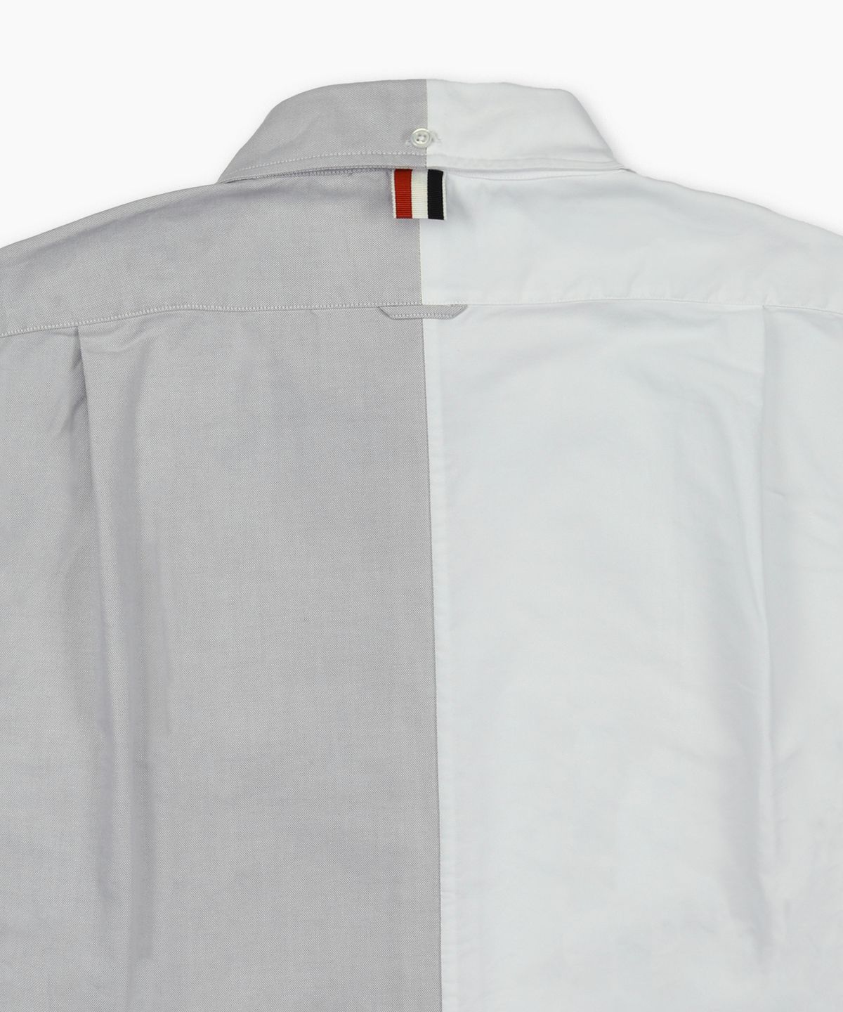 톰 브라운(THOM BROWNE) 스트레이트 핏 롱슬리브 옥스포드 셔츠 - 미디엄그레이 / MWL404CF0313035