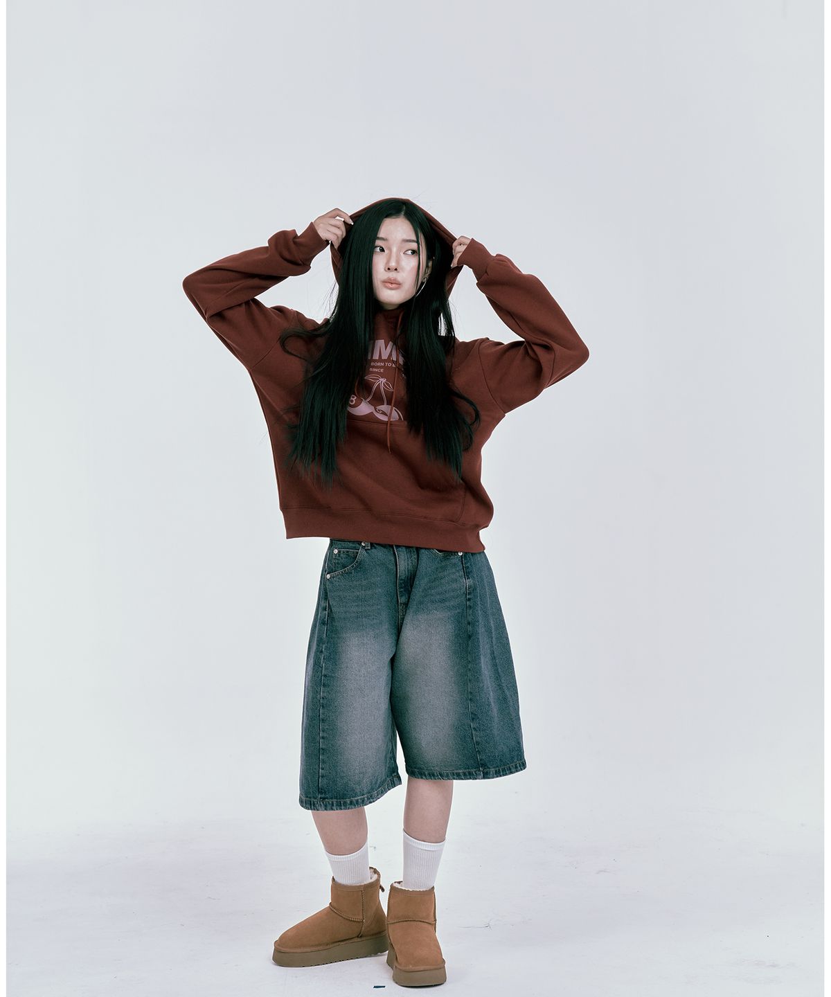 본챔스(BORN CHAMPS) 본 8 트리 기모 후드 티셔츠 B24FT06BU