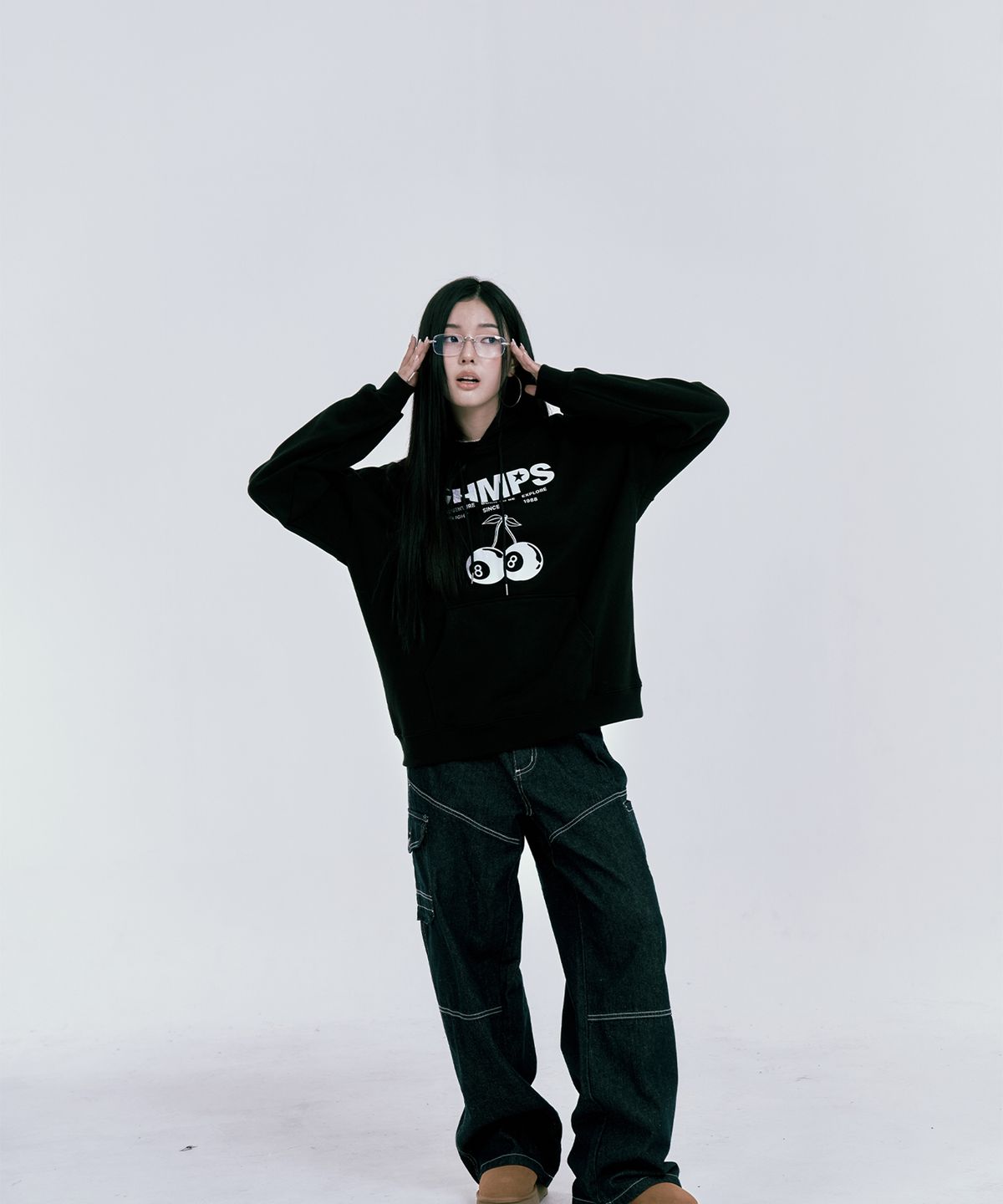 본챔스(BORN CHAMPS) 본 8 트리 기모 후드 티셔츠 B24FT06BK