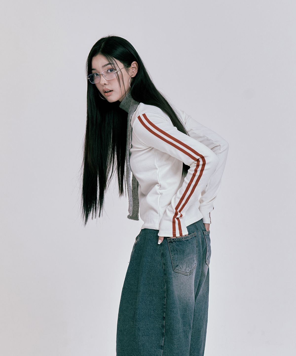 본챔스(BORN CHAMPS) CHMPS 라인 롱슬리브 B24FT07WH