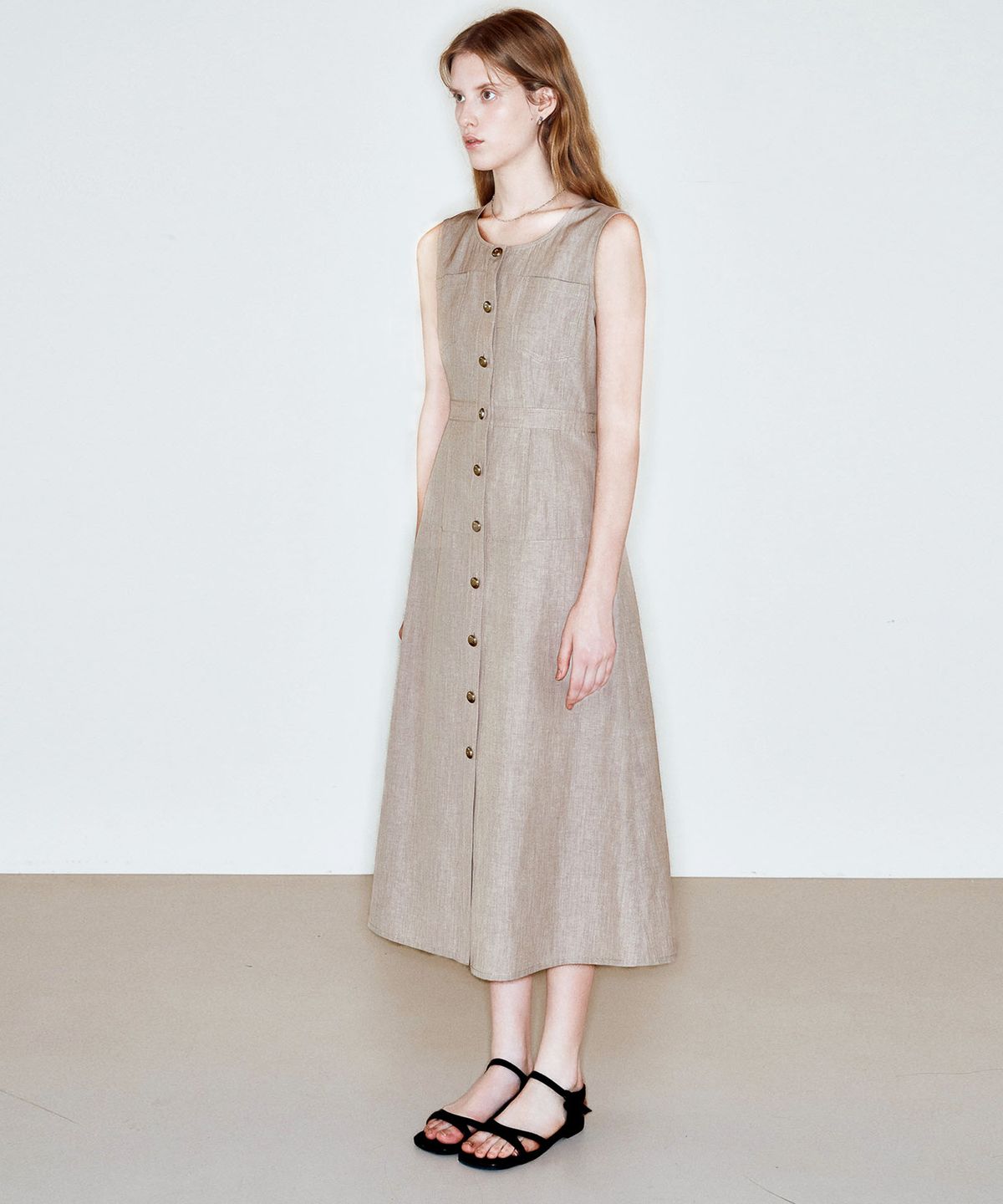 씨커슨(CKUSUN) FITTED ROUND NECK SLEEVELESS DRESS_BEIGE
