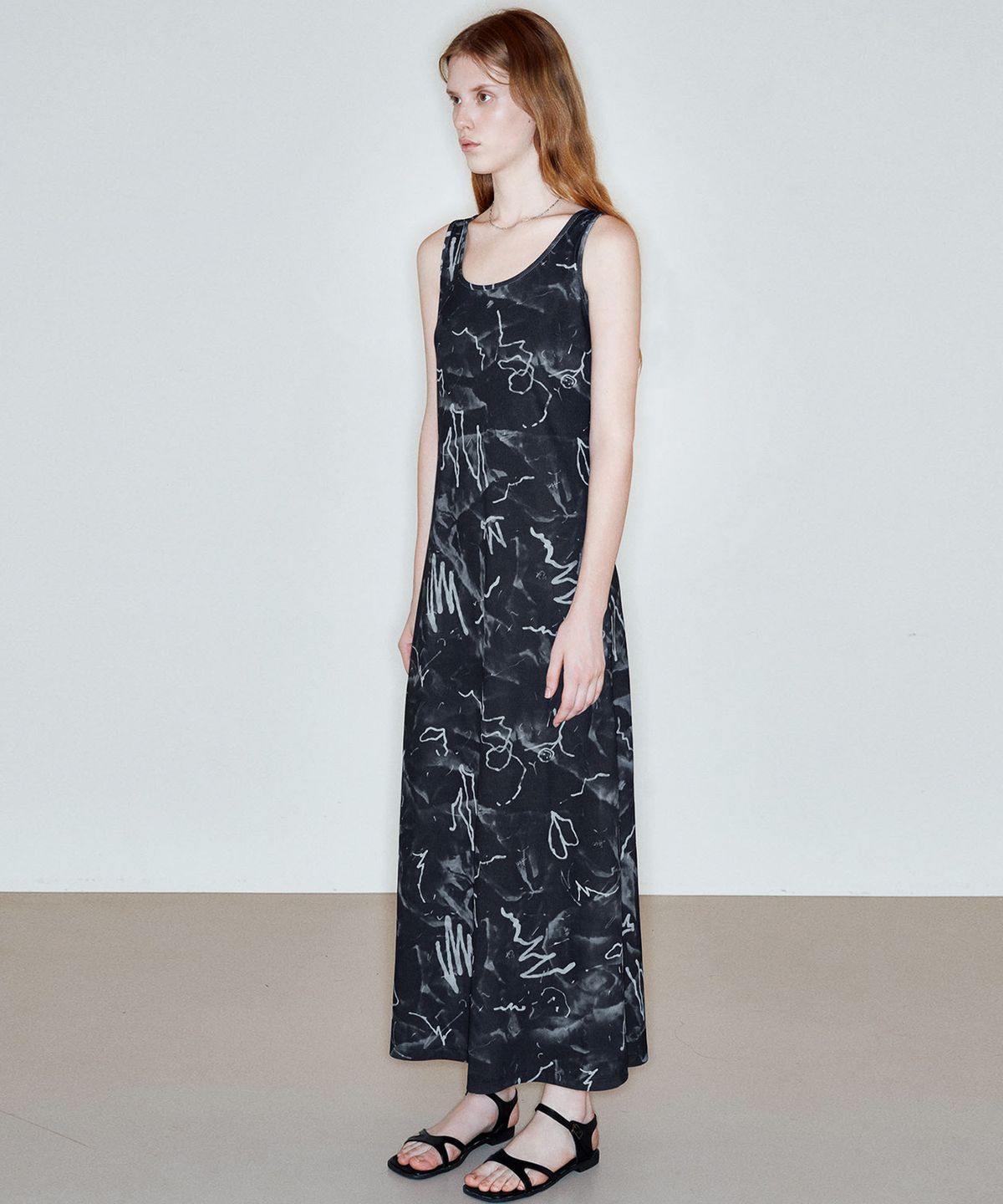 씨커슨(CKUSUN) DRAWING SLEEVELESS DRESS_BLACK
