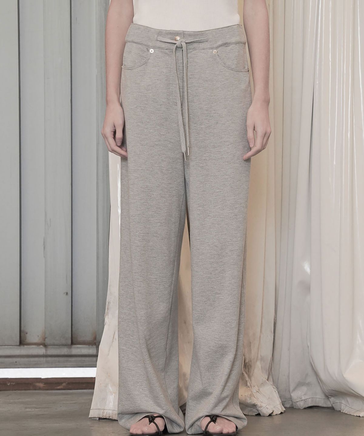 씨커슨(CKUSUN) DRAWSTRING STRETCH WIDE PANTS_GREY
