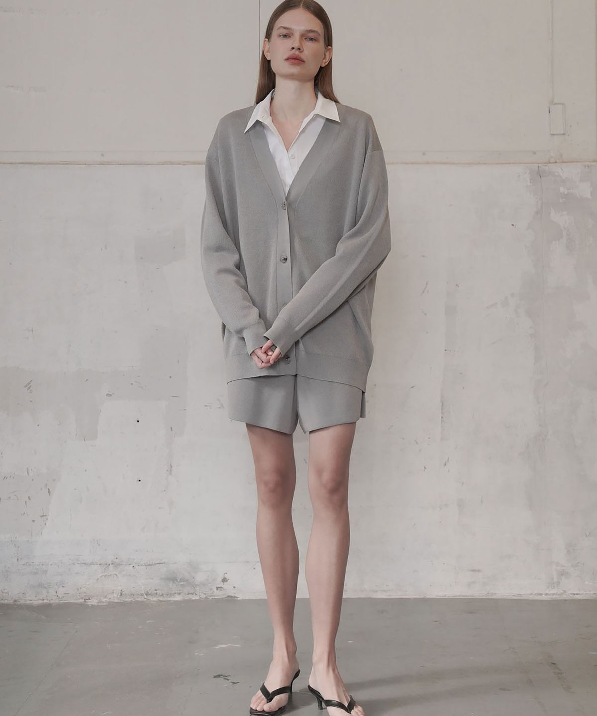 씨커슨(CKUSUN) TEXTURED OVAL KNIT CARDIGAN_GREY