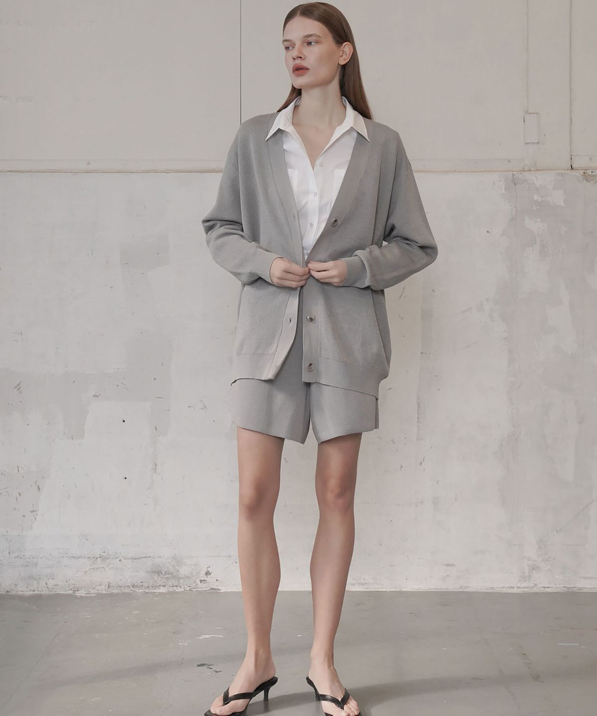 씨커슨(CKUSUN) TEXTURED OVAL KNIT CARDIGAN_GREY