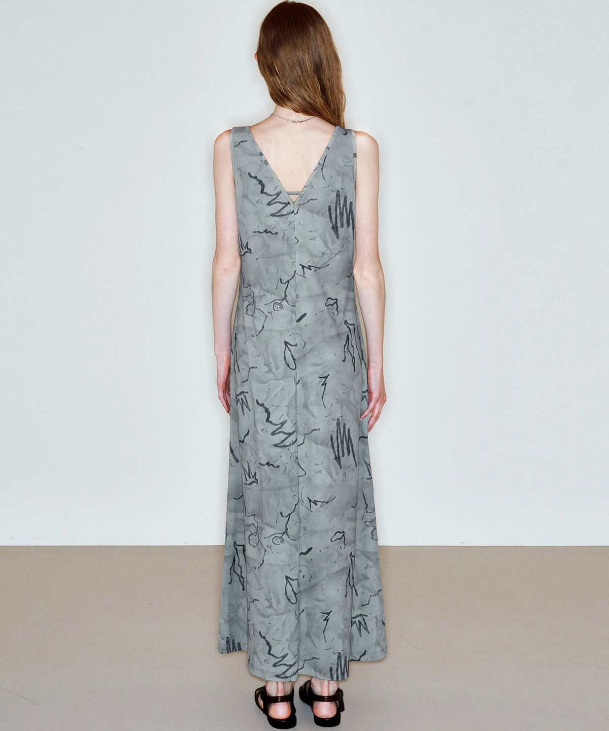 씨커슨(CKUSUN) DRAWING SLEEVELESS DRESS_KHAKI