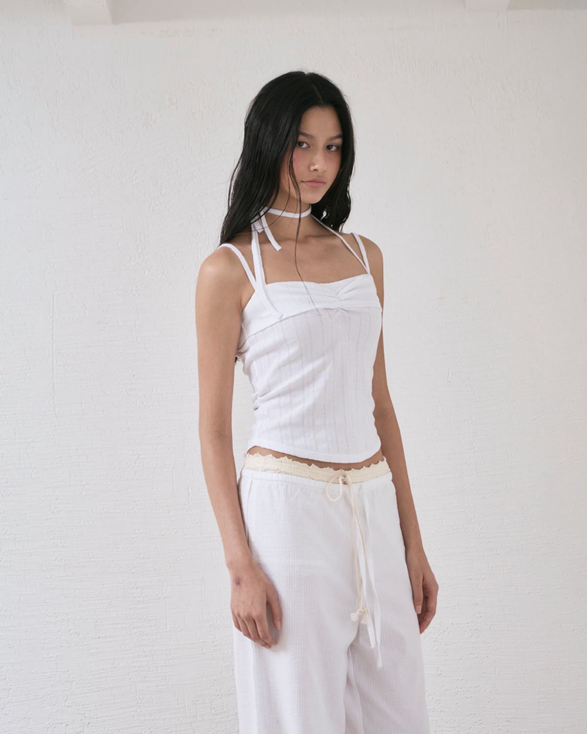 서울리(SEOULI) FAIRY SLEEVELESS STRAP TOP [WHITE]