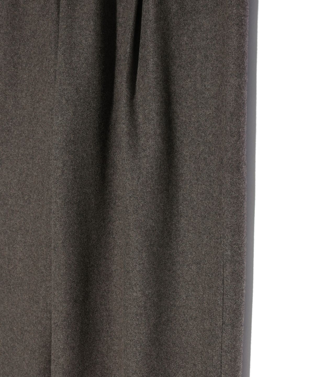 이에이(IEY) EASY BANDING TROUSER Brown