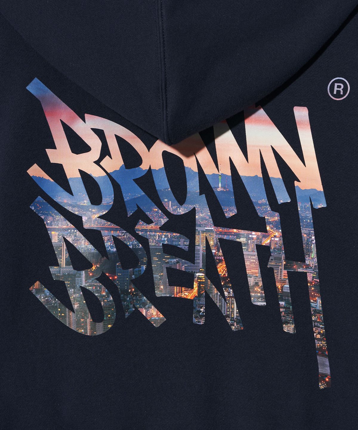 브라운브레스(BROWNBREATH) W MESS SEOUL TAG CROP HOODIE - NAVY