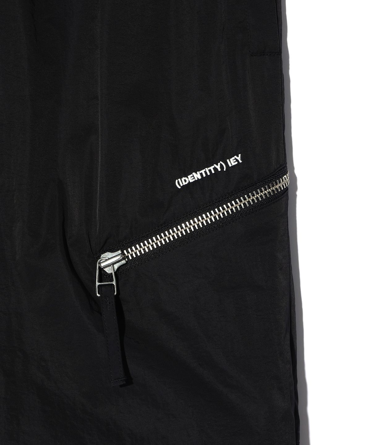 이에이(IEY) WAVE NYLON EASY PANTS Black