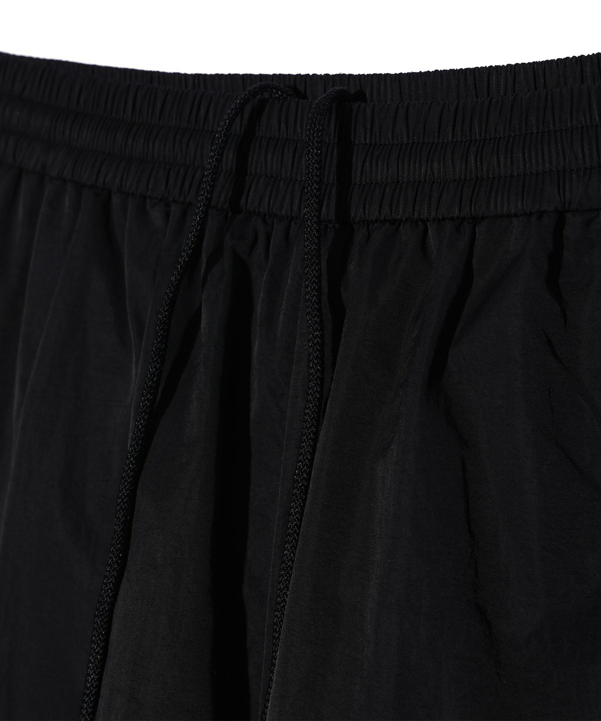 이에이(IEY) WAVE NYLON EASY PANTS Black