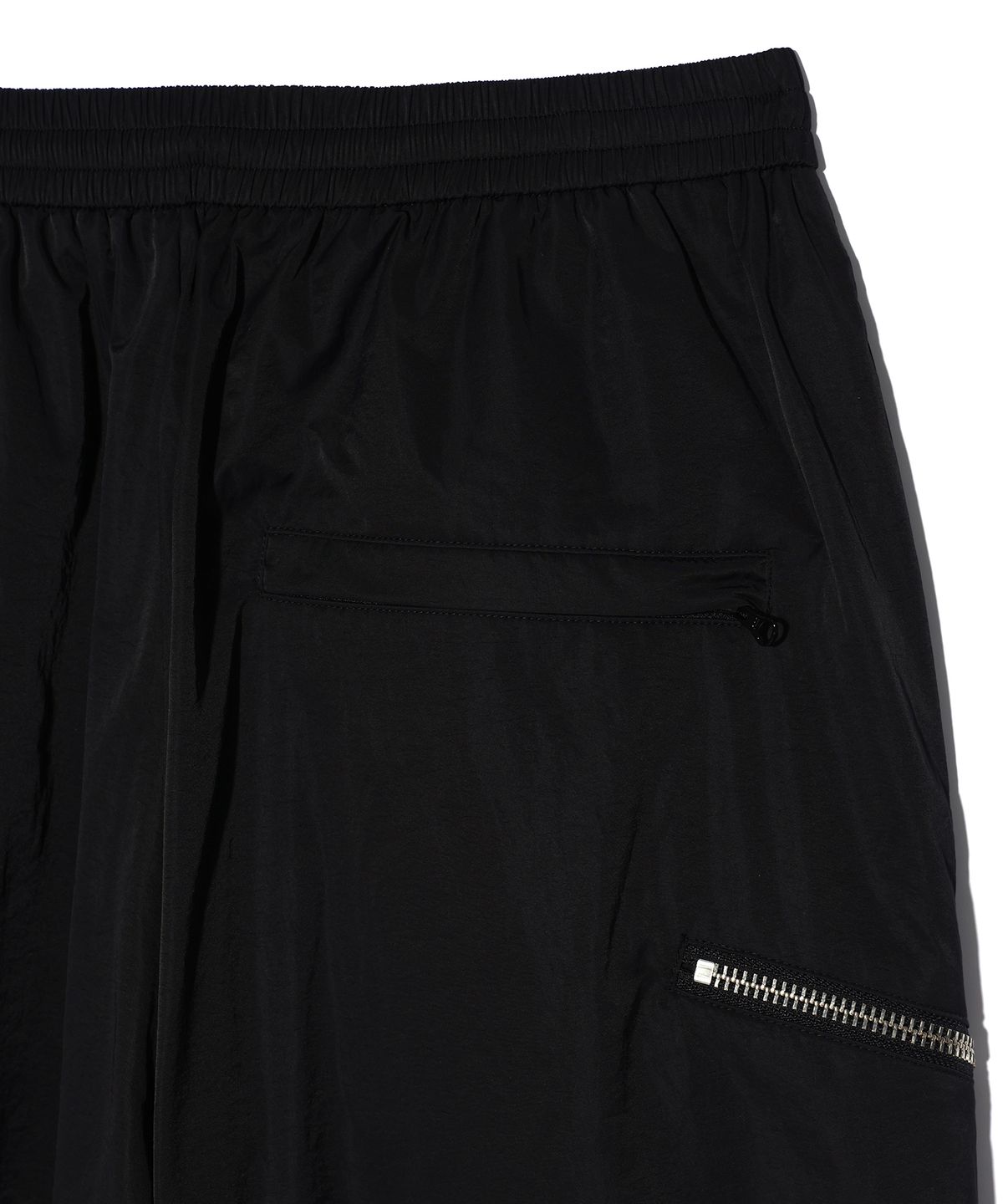 이에이(IEY) WAVE NYLON EASY PANTS Black