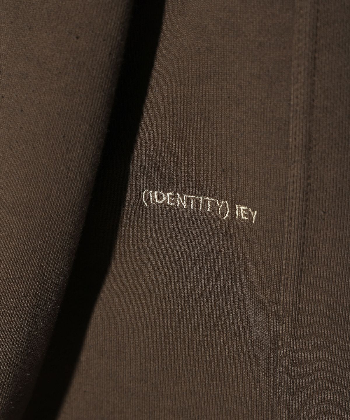이에이(IEY) IEY SYMBOL SWEAT PANTS Brown