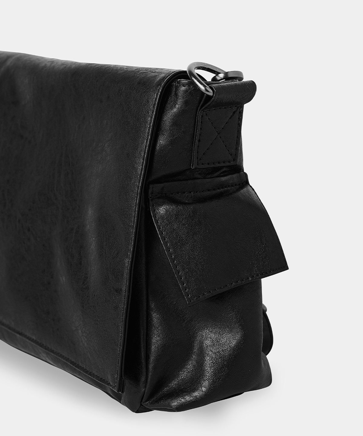 메종미네드(MAISON MINED) CRACK LEATHER CROSS BAG BLACK