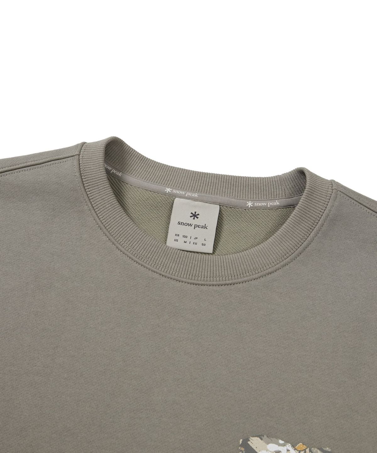 스노우피크 어패럴(SNOWPEAK APPAREL) 트로피컬 그래픽 맨투맨 (S24FUFHT64) Khaki Gray