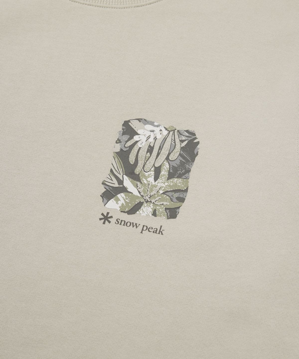 스노우피크 어패럴(SNOWPEAK APPAREL) 트로피컬 그래픽 맨투맨 (S24FUFHT64) Light Beige