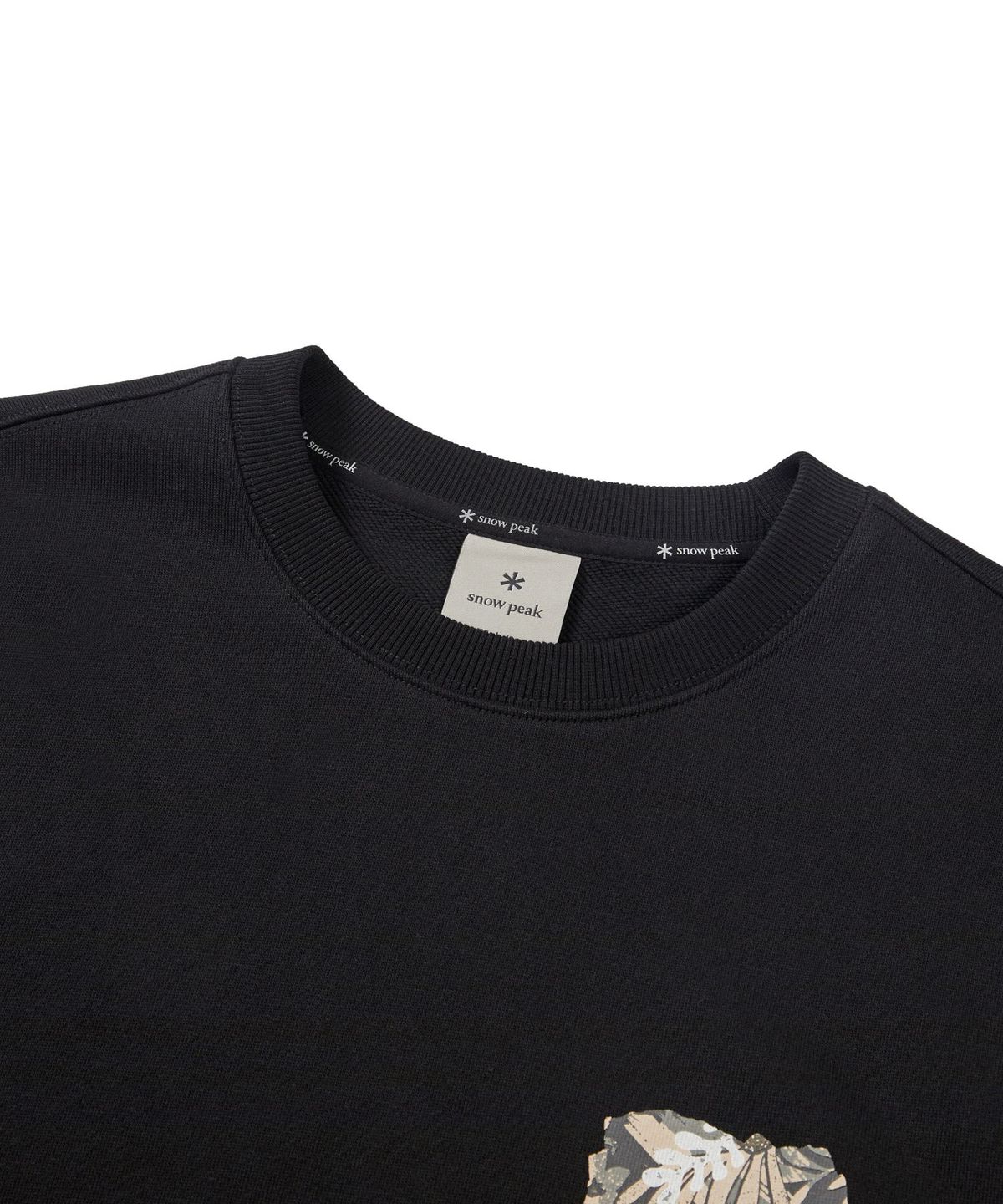 스노우피크 어패럴(SNOWPEAK APPAREL) 트로피컬 그래픽 맨투맨 (S24FUFHT64) Black