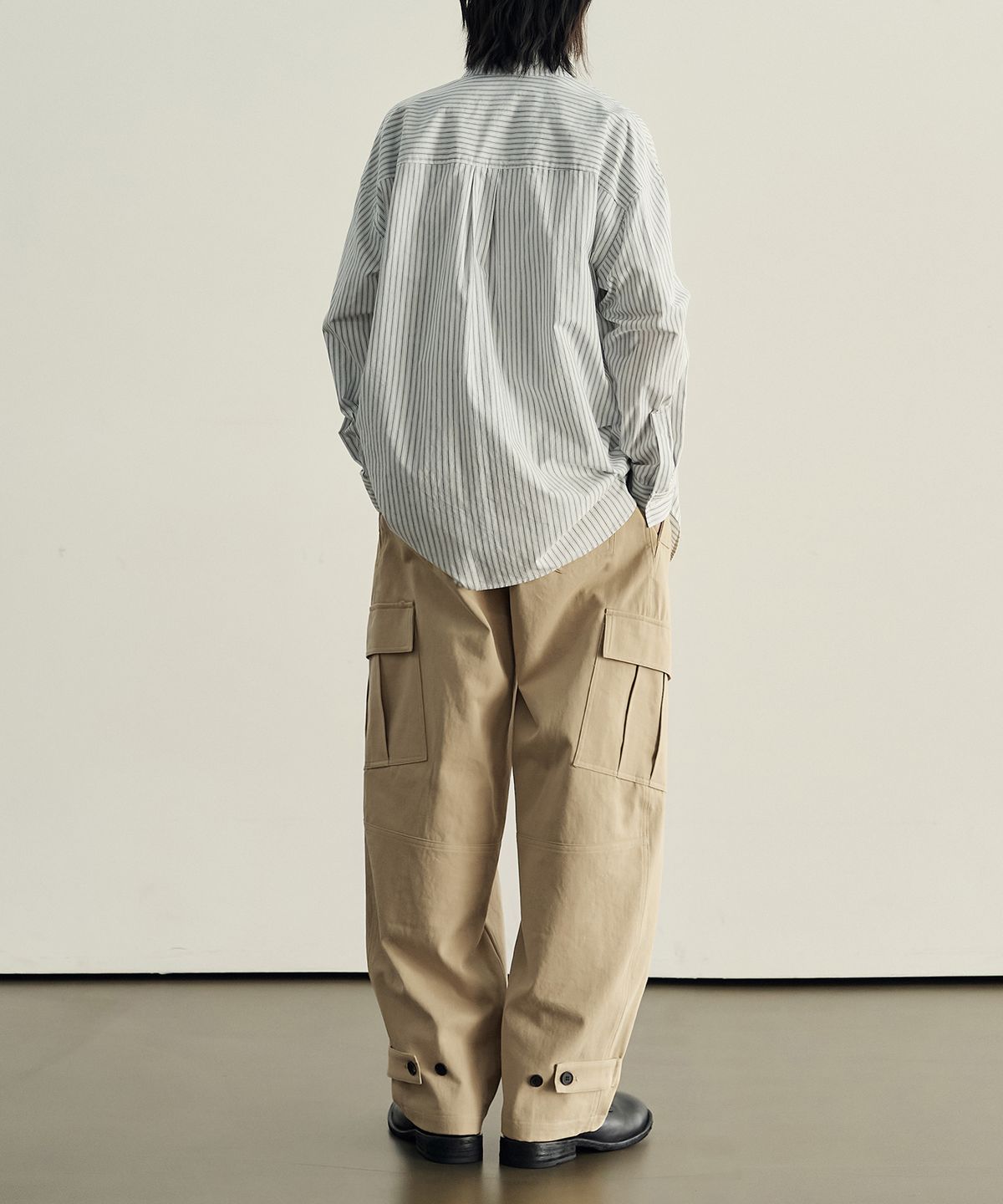 시즈(SEEZ) [데일리룸 X 시즈] 벌룬 레그 밀 와이드 카고 팬츠 [BEIGE]... (SEEZ)  [데일리룸 X 시즈] 벌룬 레그 밀 와이드 카고 팬츠 [BEIGE]... 