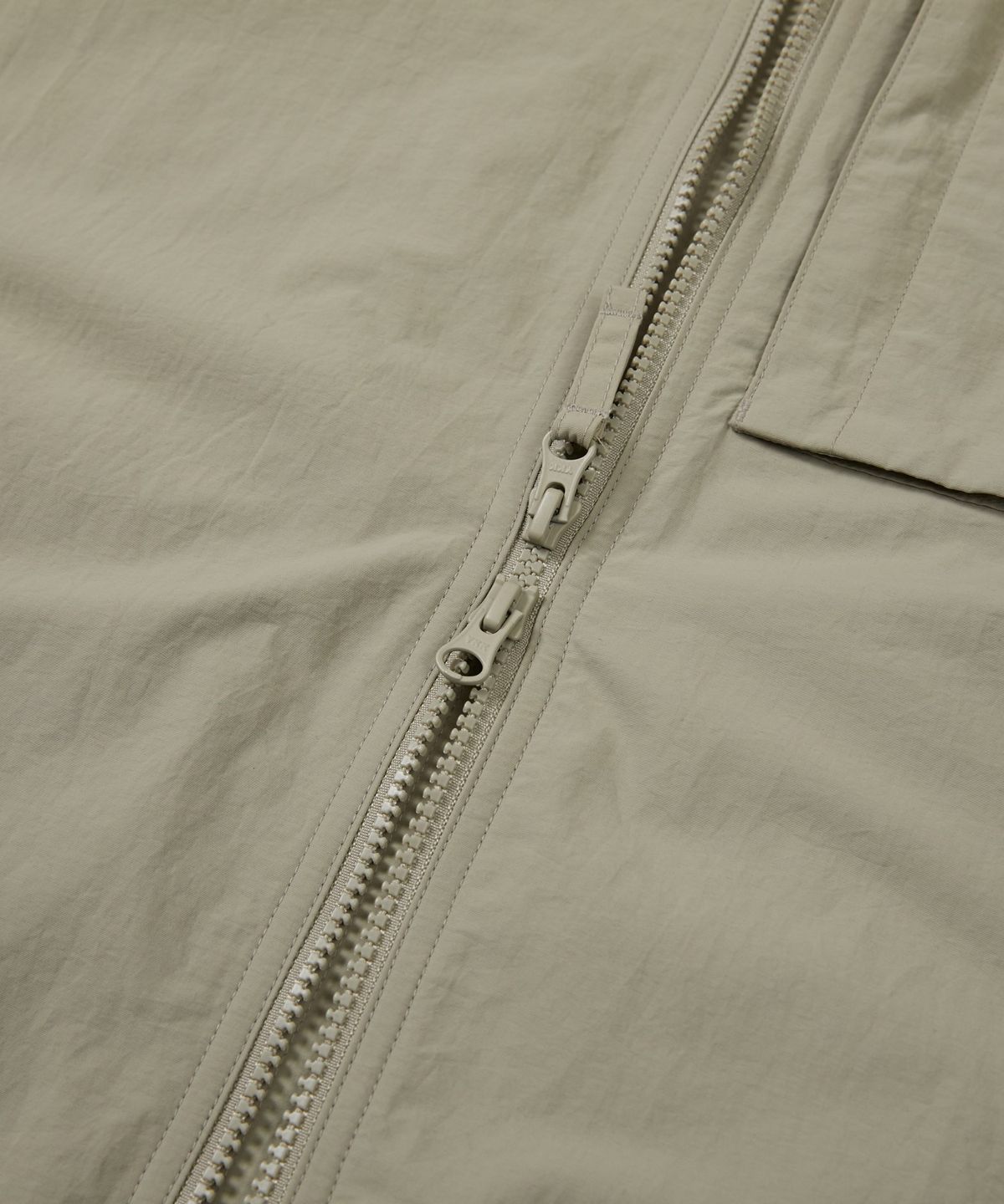 스노우피크 어패럴(SNOWPEAK APPAREL) 캠플 포켓 바람막이 (S24FMCWB12) Beige Gray