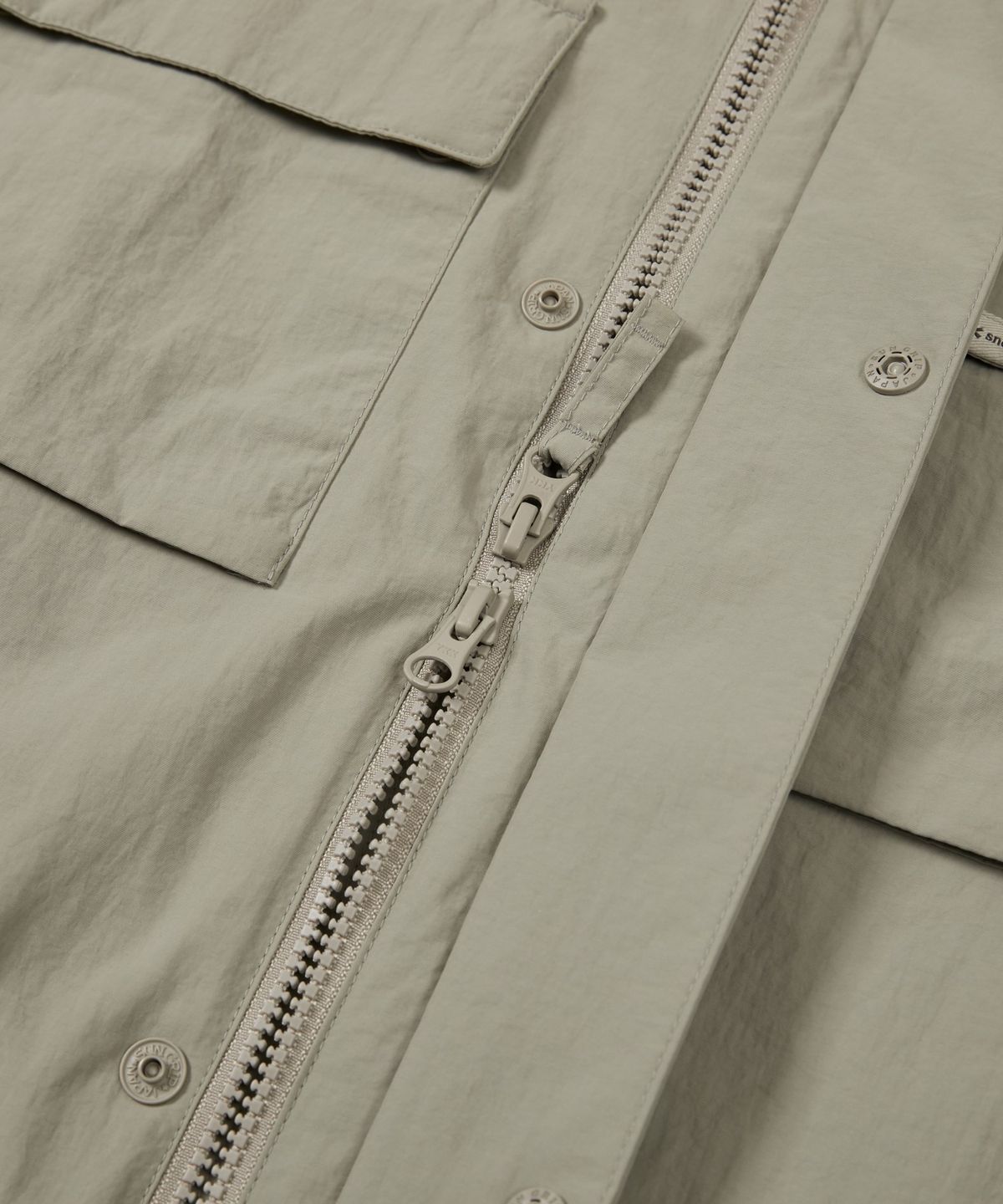 스노우피크 어패럴(SNOWPEAK APPAREL) 캠플 스탠드넥 바람막이 (S24FMCWB14) Fog Gray
