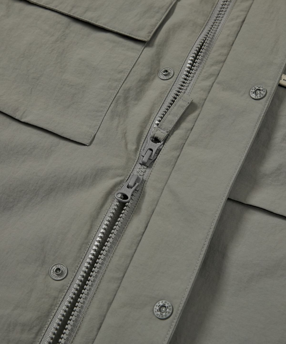 스노우피크 어패럴(SNOWPEAK APPAREL) 캠플 스탠드넥 바람막이 (S24FMCWB14) Dark Gray