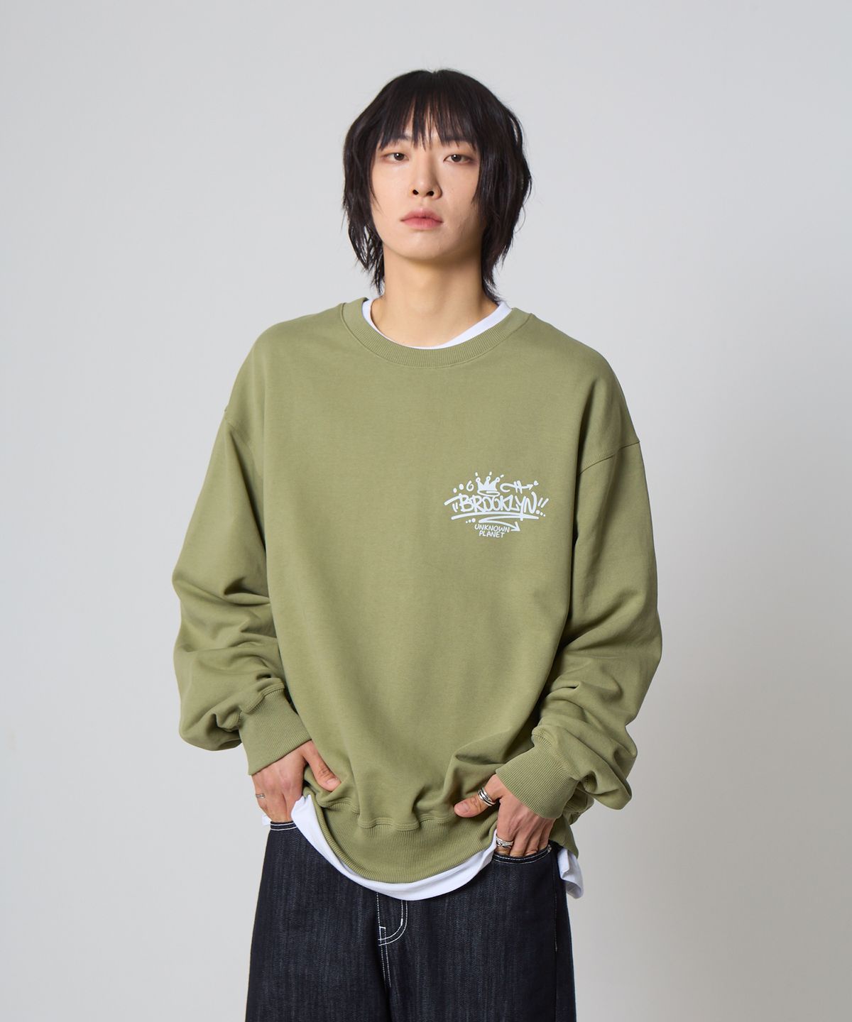 언노운 플라넷(UNKNOWN PLANET) 플라넷 브루클린 스웨트셔츠 2Color